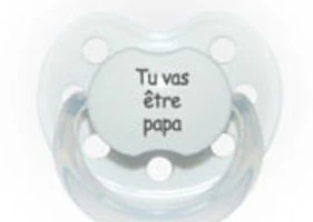 Annoncer sa grossesse avec avec une tétine personnalisée